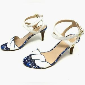 Tommy Hilfiger Sandals~Open Toe Heels~White w/Blue Floral Design & Gold Accents